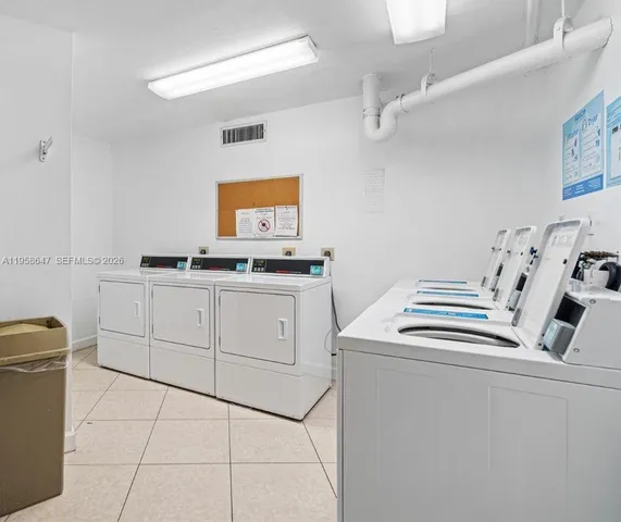 $1,650 | 1000 St Charles Place, Unit 613, Pembroke Pines, FL 33026