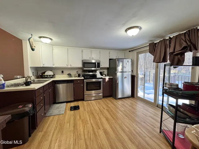 $3,000 | 48 Wake Robin Road, Ballston Spa, NY 12020