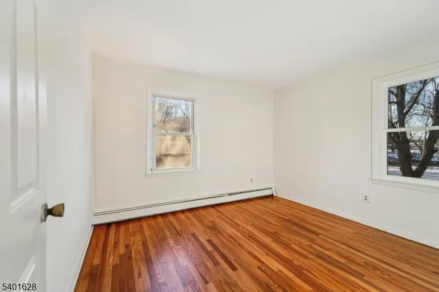 $379,900 | 30 Scenic Drive, Andover, NJ 07821