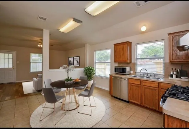 $2,100 | 19111 Remington Manor Drive, Cypress, TX 77433