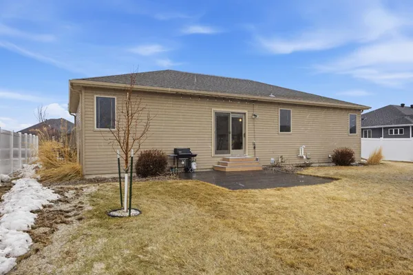$624,900 | 4727 6th Street West, West Fargo, ND 58078