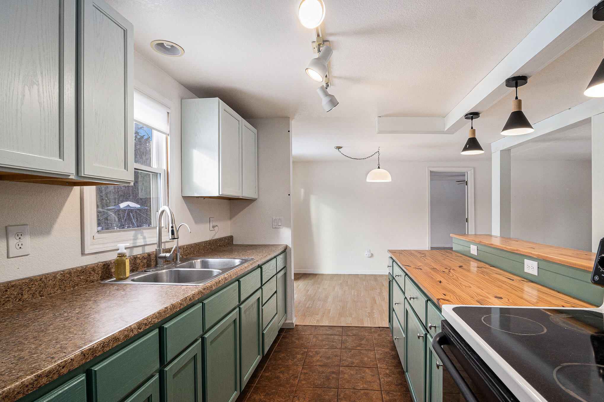 348 39th Street Allegan, MI 49010 - Photo 11 of 21 011_34839thstreet_20_932