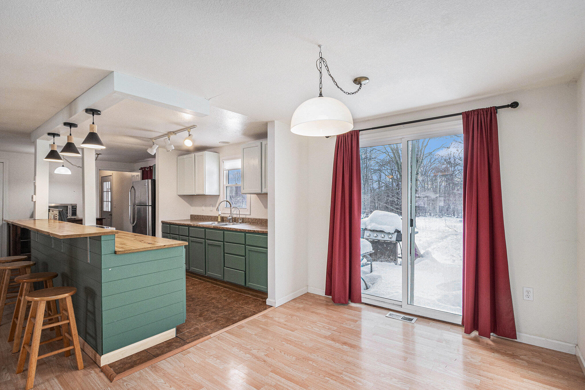 348 39th Street Allegan, MI 49010 - Photo 9 of 21 009_34839thstreet_22_408