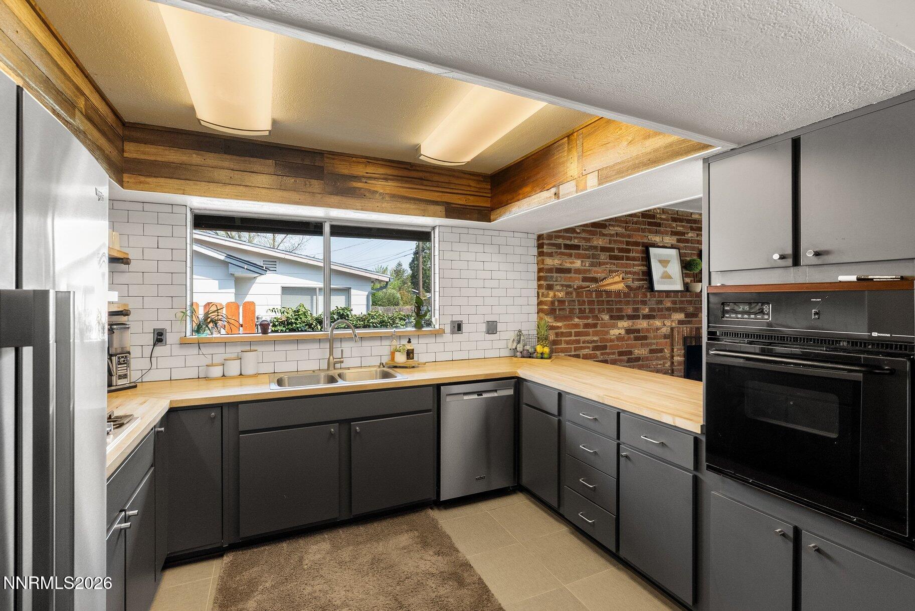 1580 Foster Drive Reno, NV 89509 - Photo 12 of 50 012_20-print-1580_foster_dr_-22_795