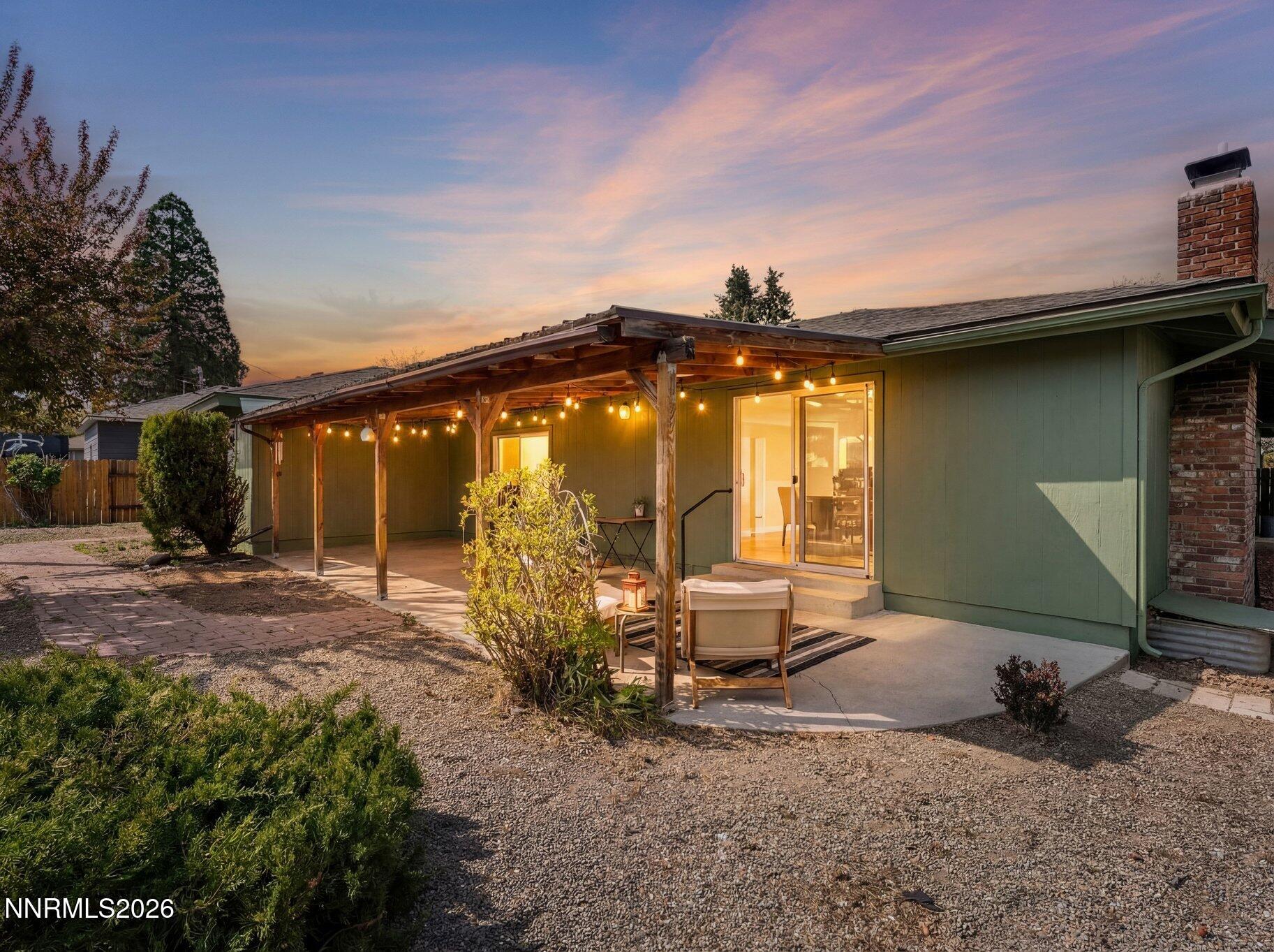 1580 Foster Drive Reno, NV 89509 - Photo 6 of 50 006_50-print-1580_foster_twilight_272