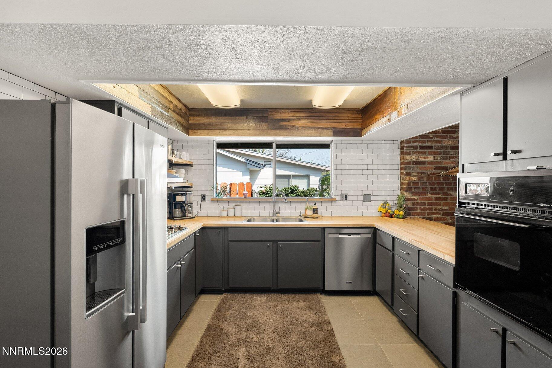 1580 Foster Drive Reno, NV 89509 - Photo 10 of 50 010_17-print-1580_foster_dr_-20_458