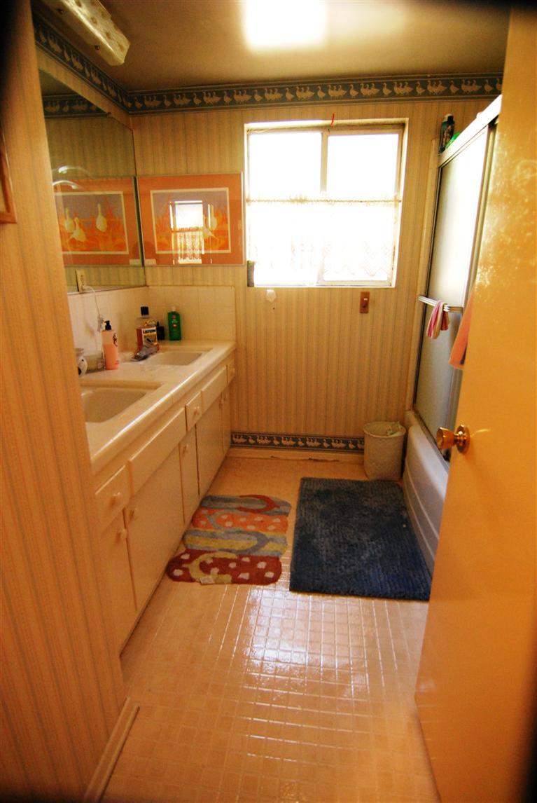 712 Cuyama Road Ojai, CA 93023 - Photo 17 of 21 a bathroom with a sink toilet and shower