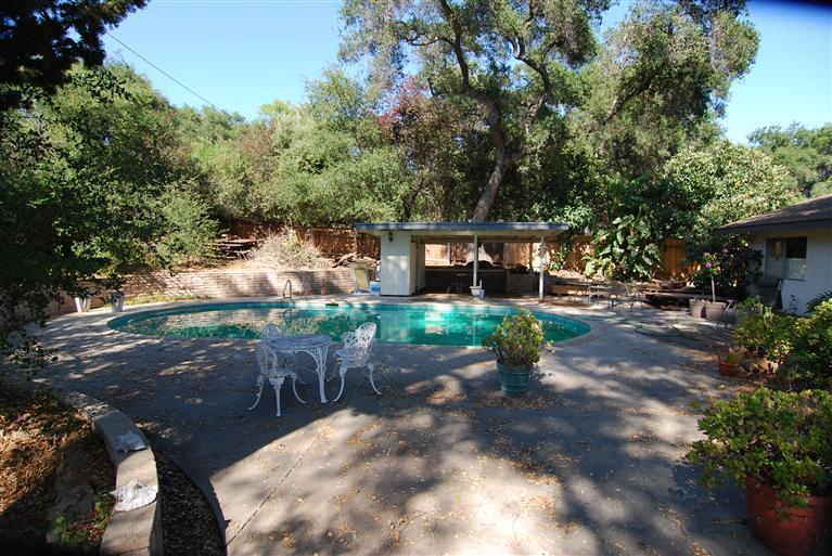 712 Cuyama Road Ojai, CA 93023 - Photo 18 of 21 a view of an outdoor space