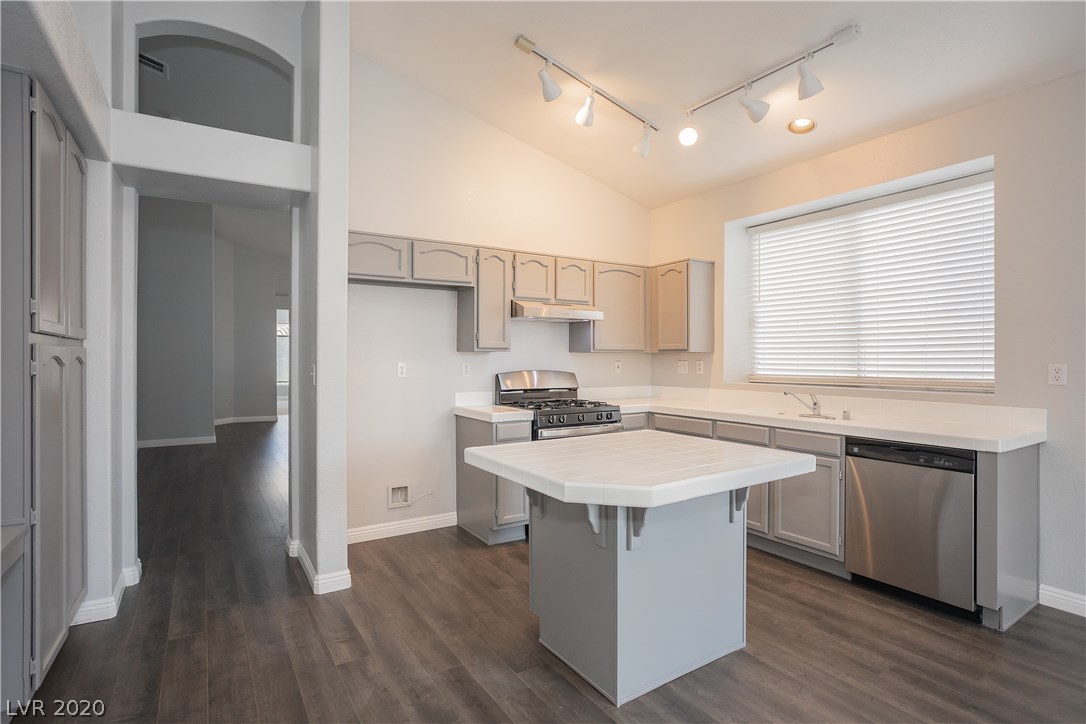 1734 Talon Avenue Henderson, NV 89074 - Photo 15 of 40