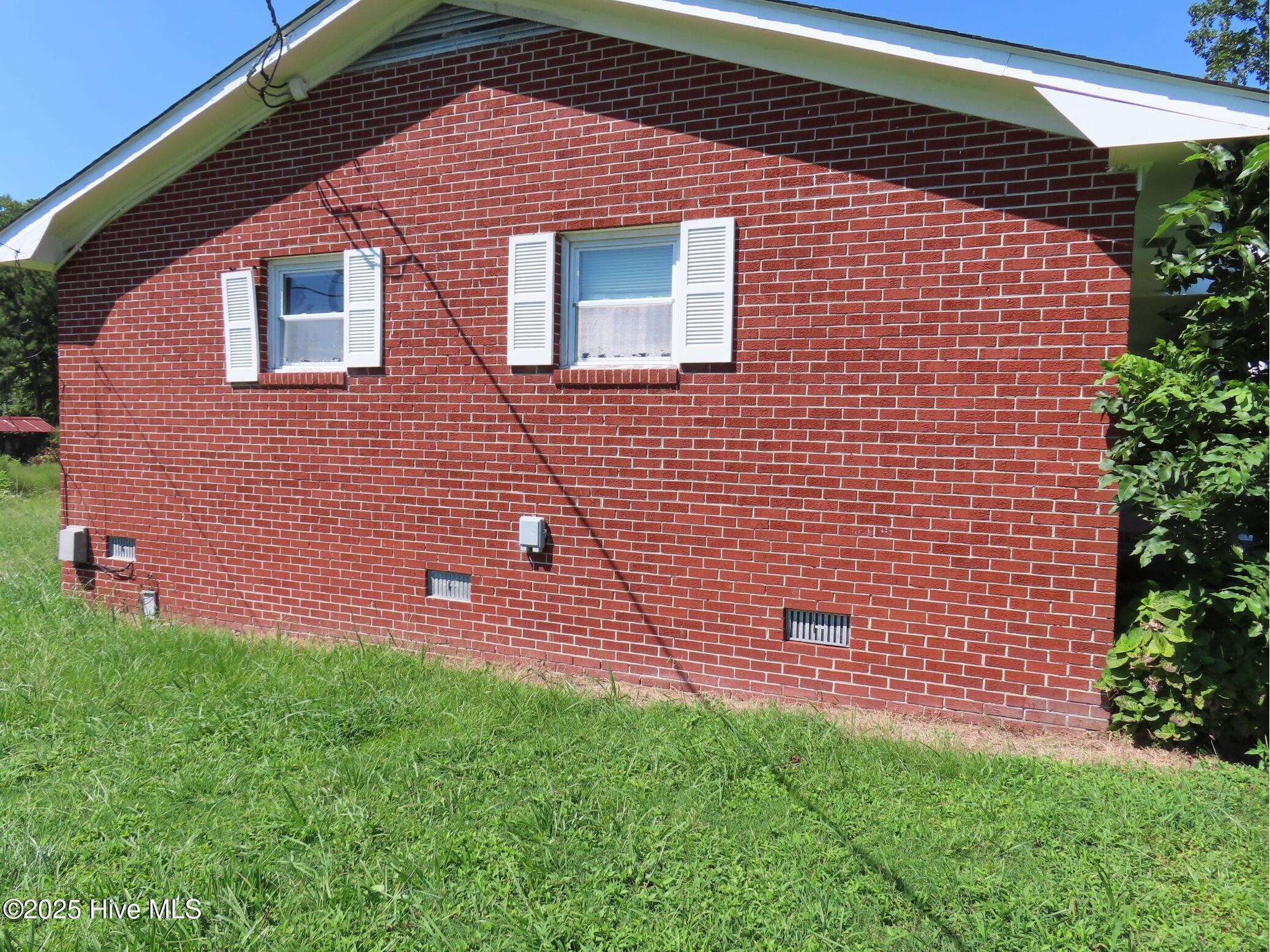 641 Highway 561 Aulander, NC 27805 - Photo 4 of 22 IMG_3181