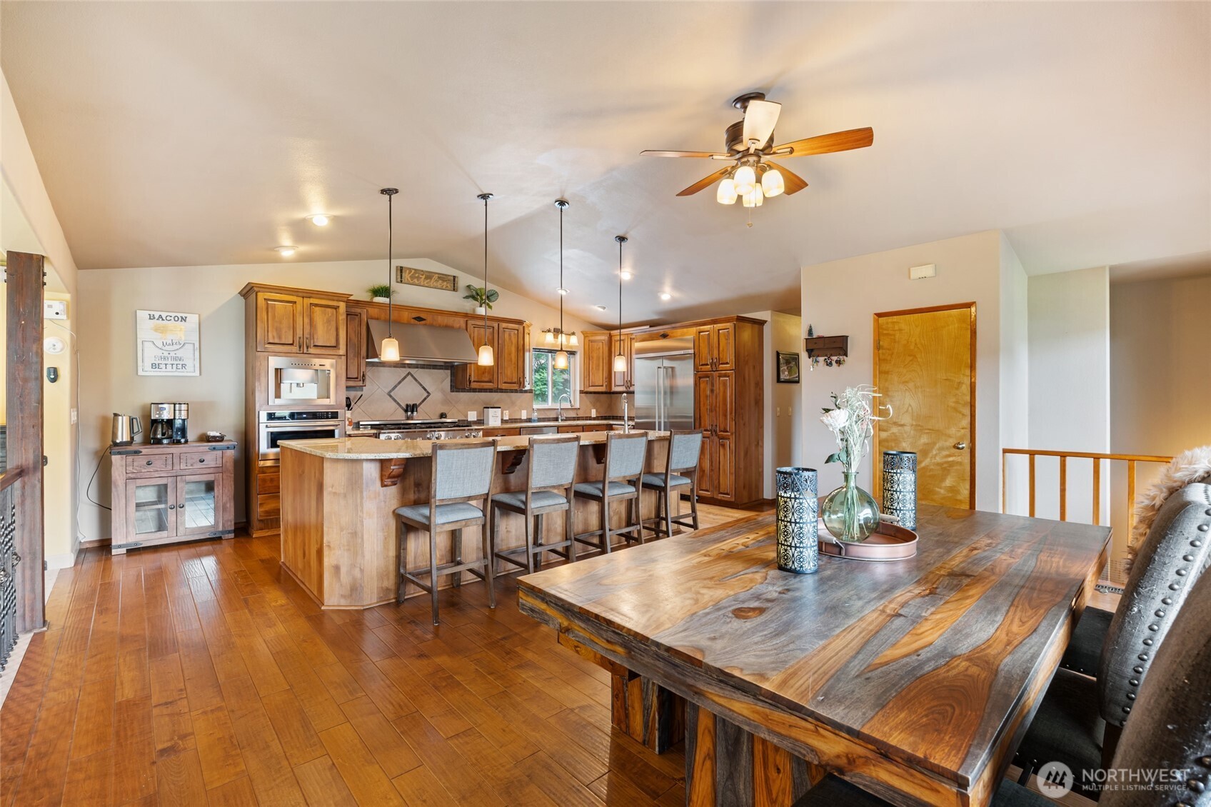 2049 Sleepy Hollow Road Wenatchee, WA 98801 - Photo 11 of 38