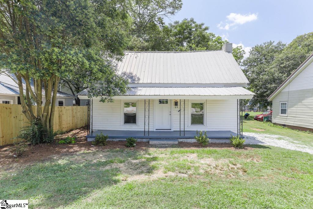 206 Woodside Avenue Fountain Inn, SC 29644 - Photo 1 of 31