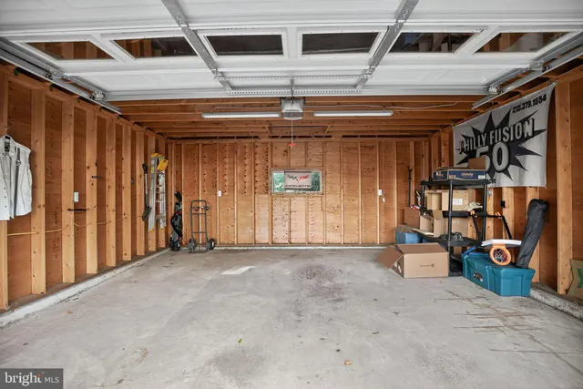 a view of a garage