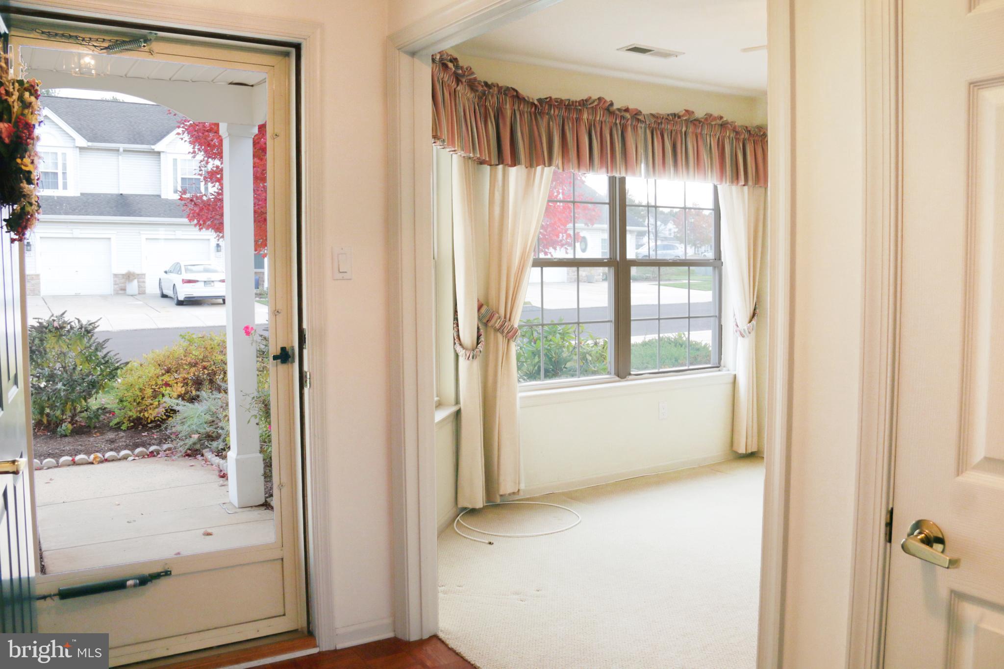 114 Progress Drive Doylestown, PA 18901 - Photo 4 of 27 Foyer