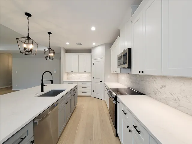 $455,000 | 10312 Lakewood Drive, Conroe, TX 77385