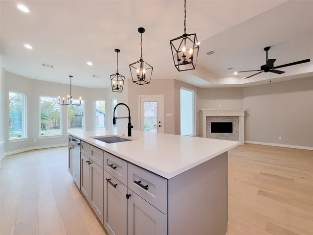 $455,000 | 10312 Lakewood Drive, Conroe, TX 77385