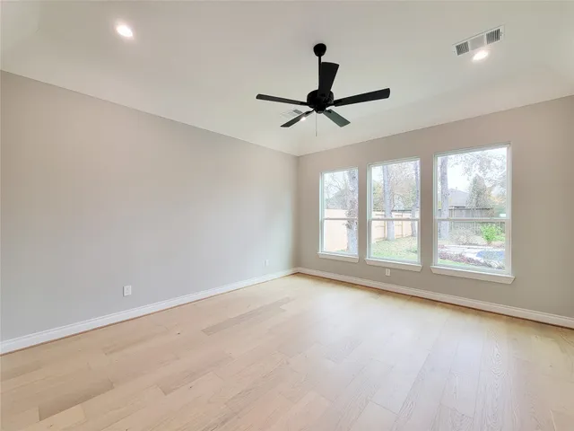 $455,000 | 10312 Lakewood Drive, Conroe, TX 77385