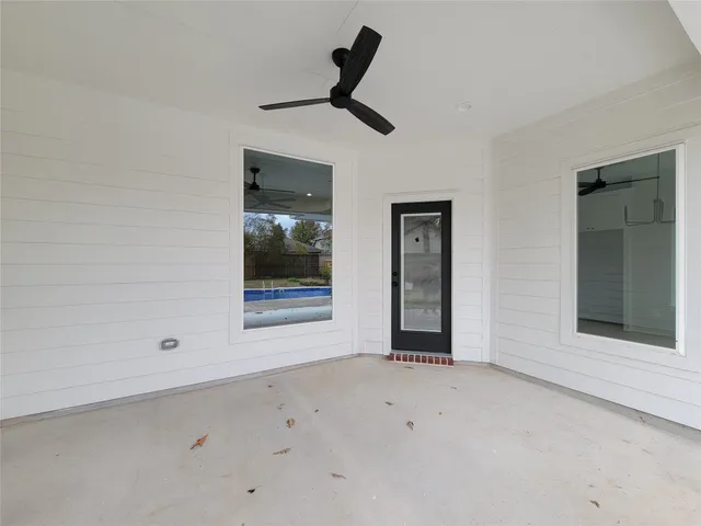 $455,000 | 10312 Lakewood Drive, Conroe, TX 77385