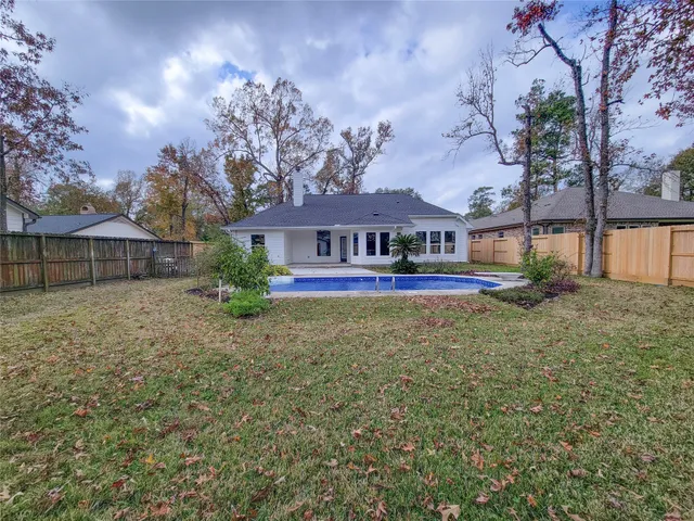 $455,000 | 10312 Lakewood Drive, Conroe, TX 77385