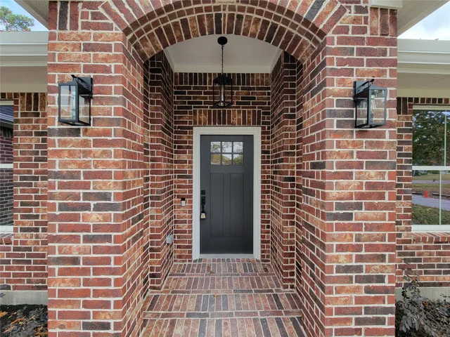 $455,000 | 10312 Lakewood Drive, Conroe, TX 77385