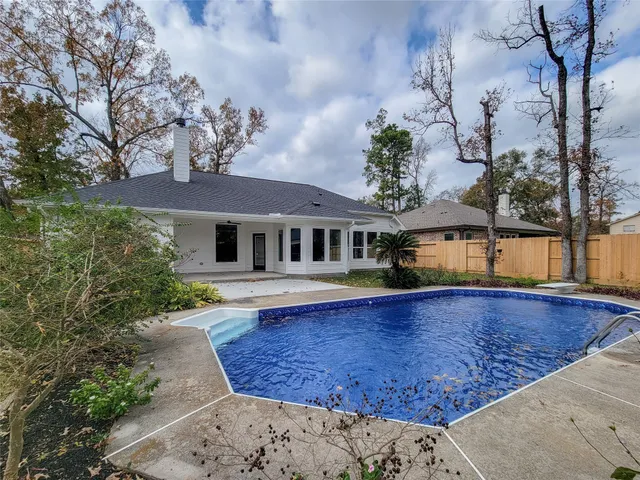 $455,000 | 10312 Lakewood Drive, Conroe, TX 77385