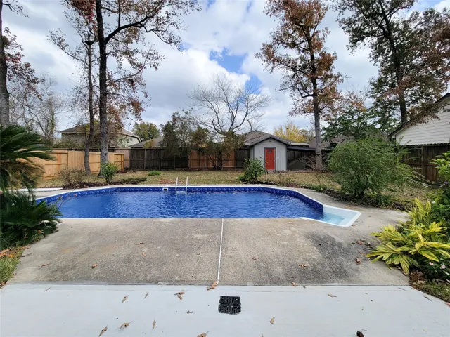 $455,000 | 10312 Lakewood Drive, Conroe, TX 77385
