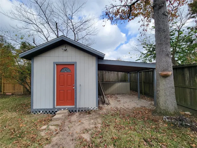 $455,000 | 10312 Lakewood Drive, Conroe, TX 77385