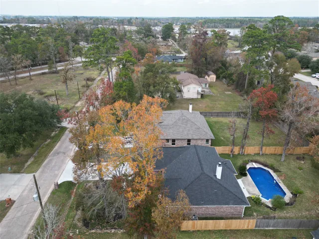 $455,000 | 10312 Lakewood Drive, Conroe, TX 77385