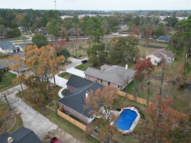 $455,000 | 10312 Lakewood Drive, Conroe, TX 77385