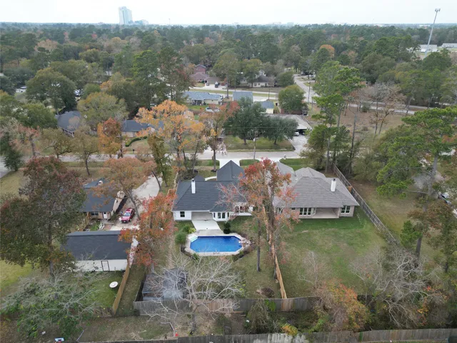 $455,000 | 10312 Lakewood Drive, Conroe, TX 77385