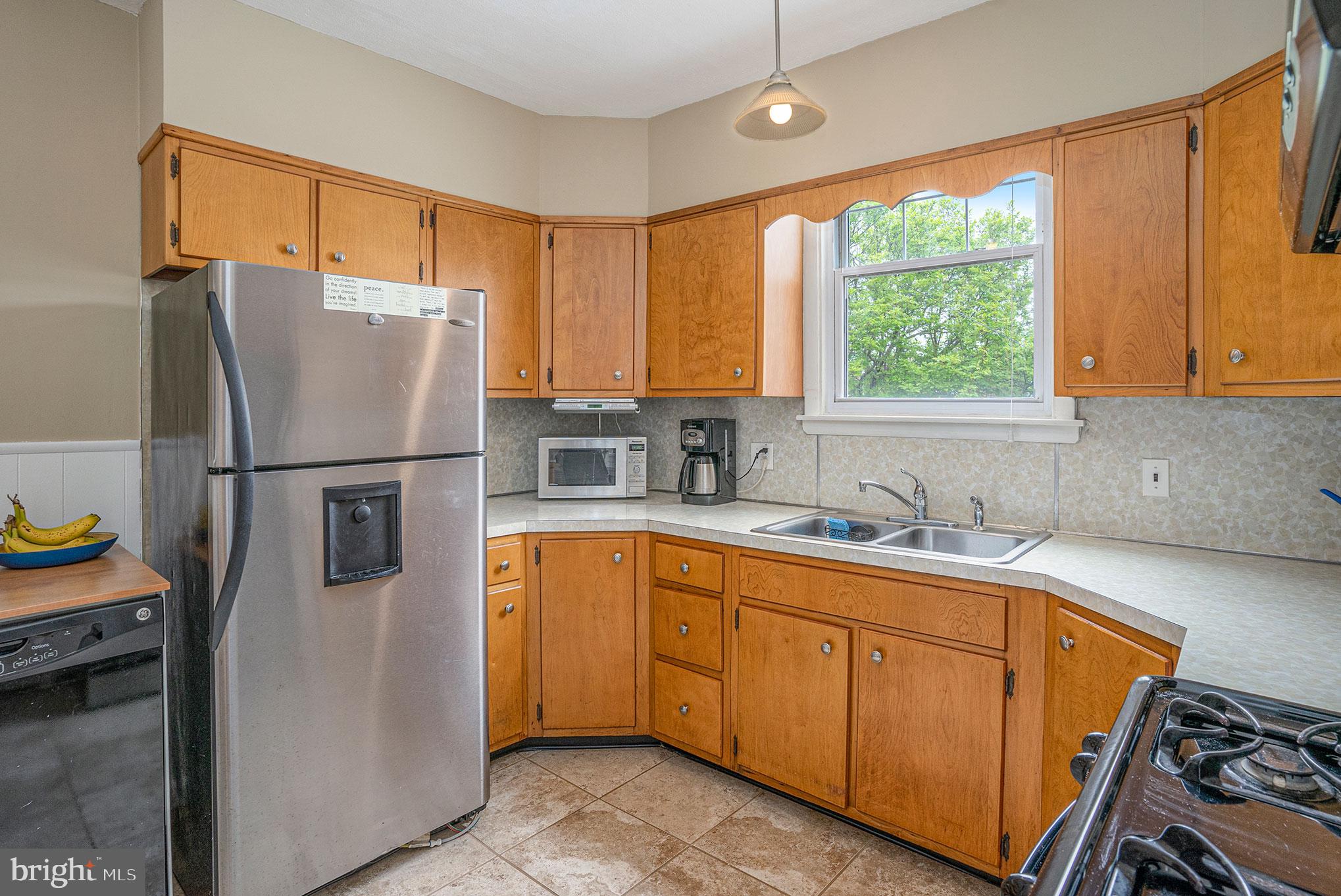 640 Roxborough Avenue Philadelphia, PA 19128 - Photo 14 of 26 Kitchen