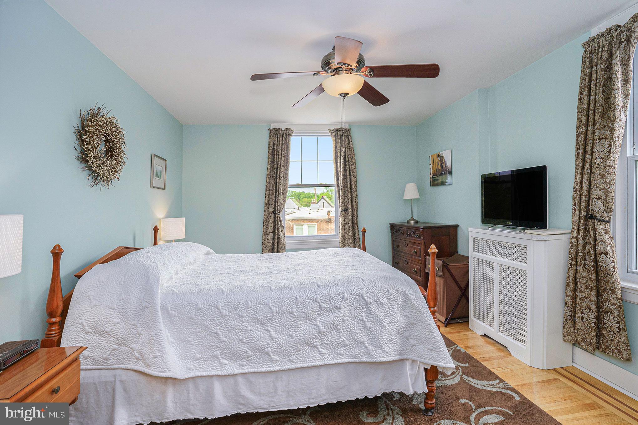 640 Roxborough Avenue Philadelphia, PA 19128 - Photo 17 of 26 Main Bedroom