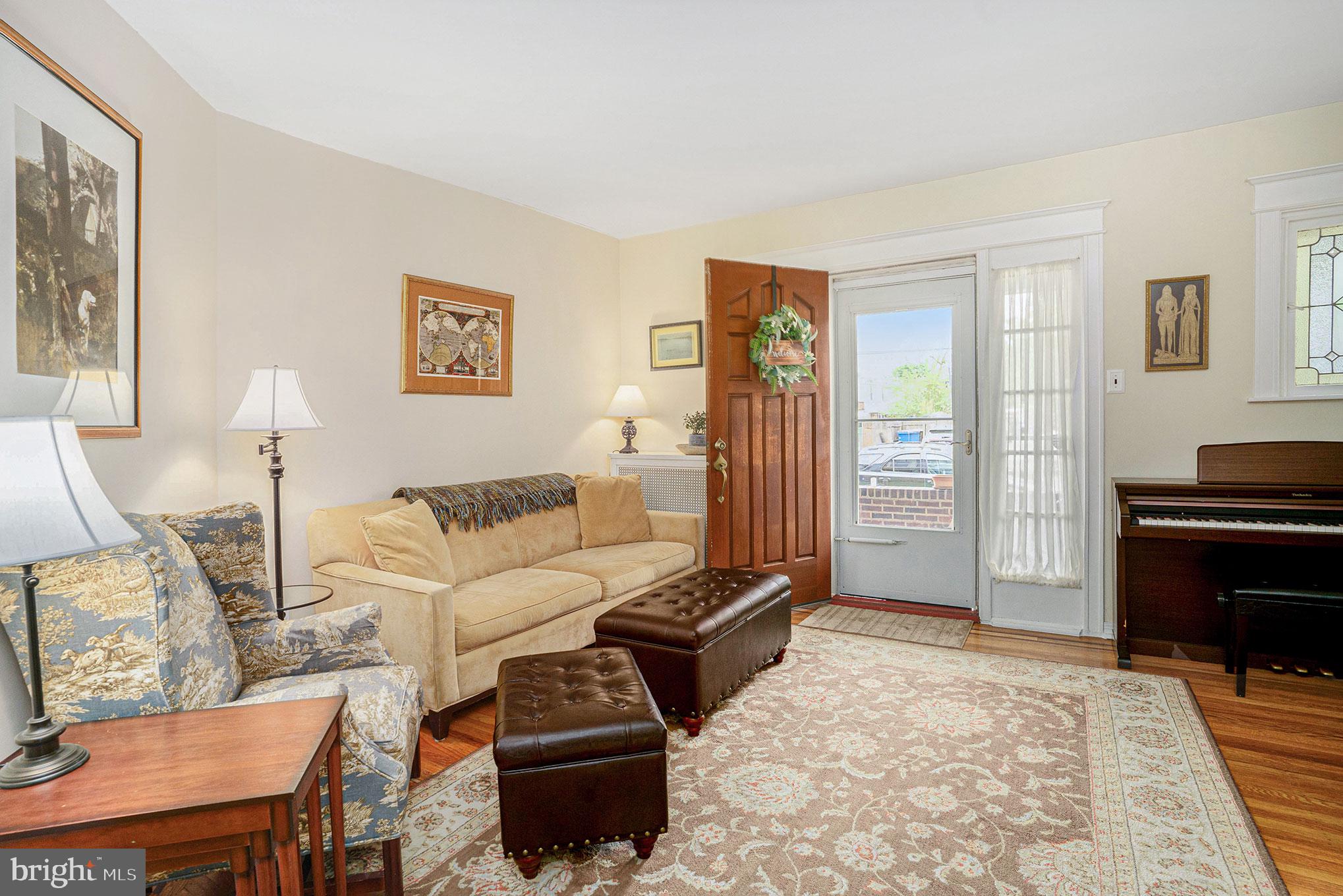 640 Roxborough Avenue Philadelphia, PA 19128 - Photo 8 of 26 Living room with view of front door