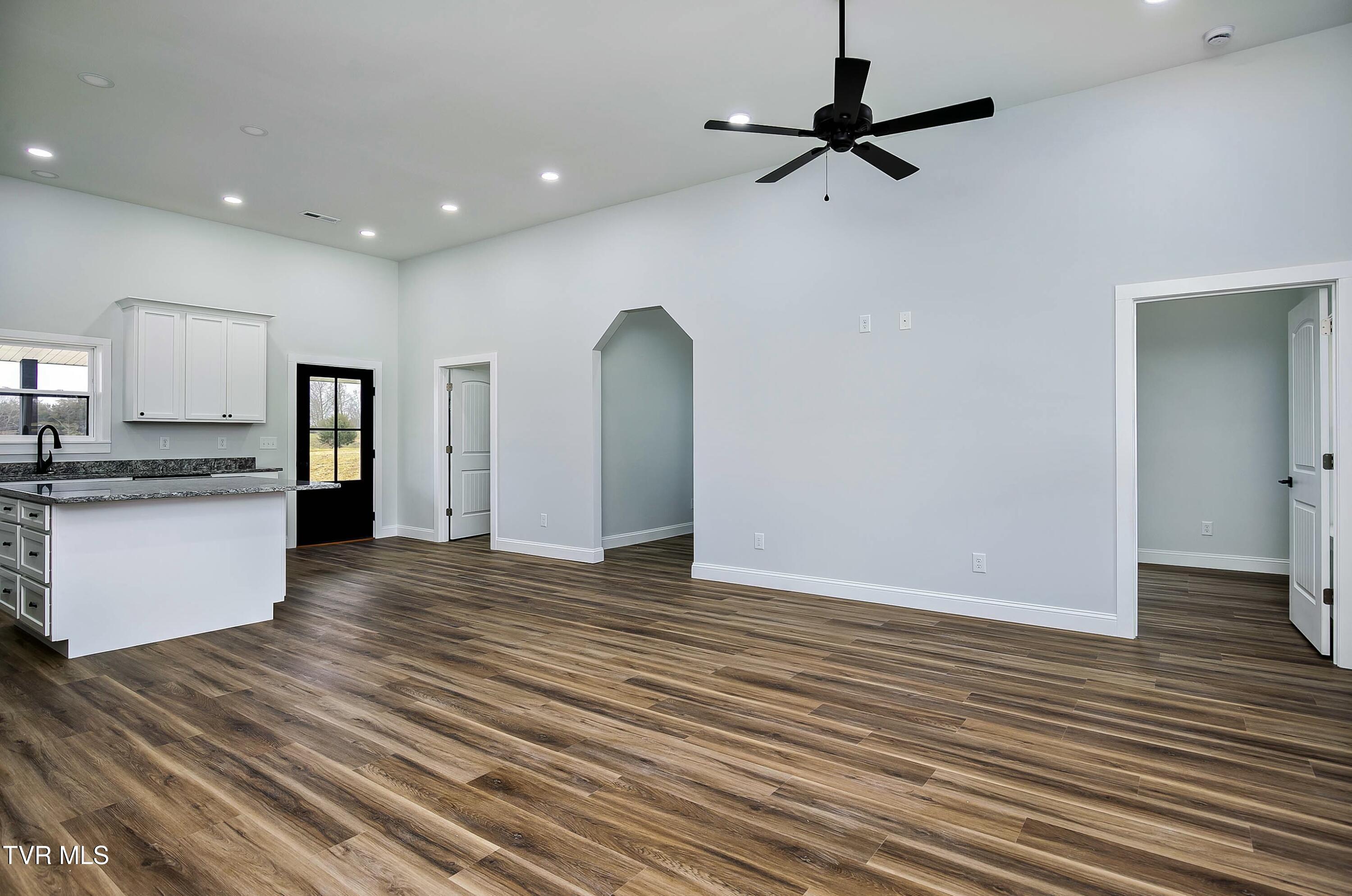 1285 Mt Zion Road Afton, TN 37616 - Photo 10 of 38 tempImageZBWmhF