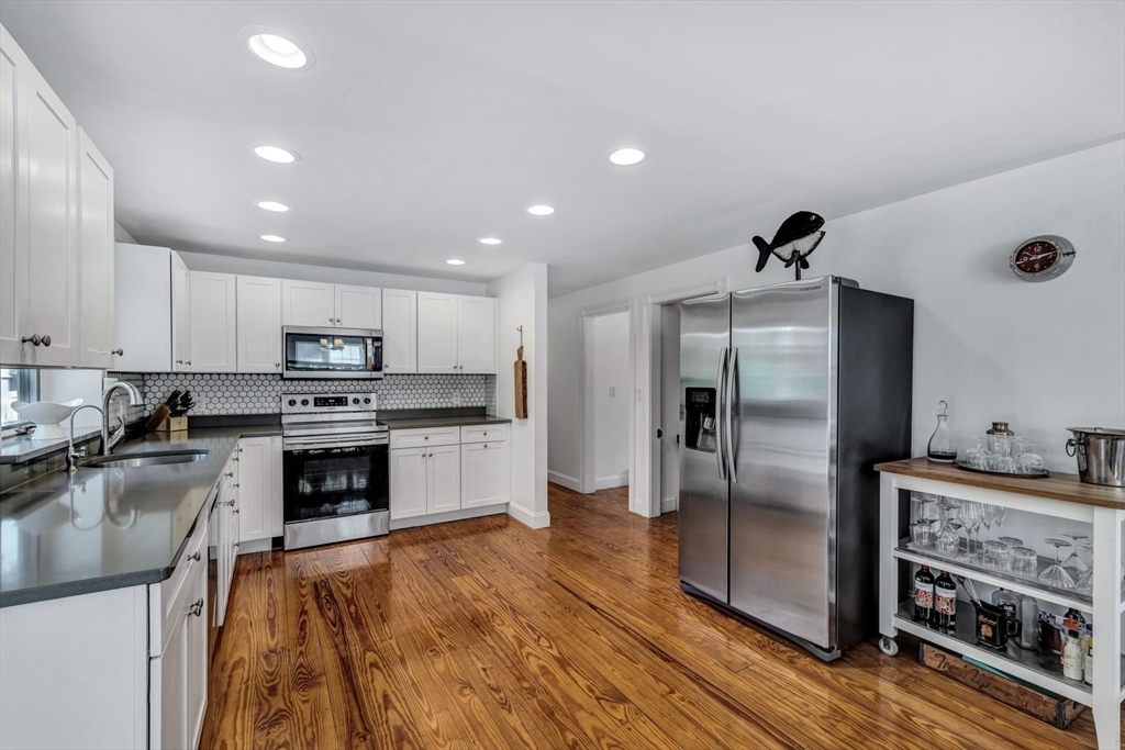 30 Bay Pine Road Harwich, MA 02645 - Photo 11 of 26 Gallery Image 11
