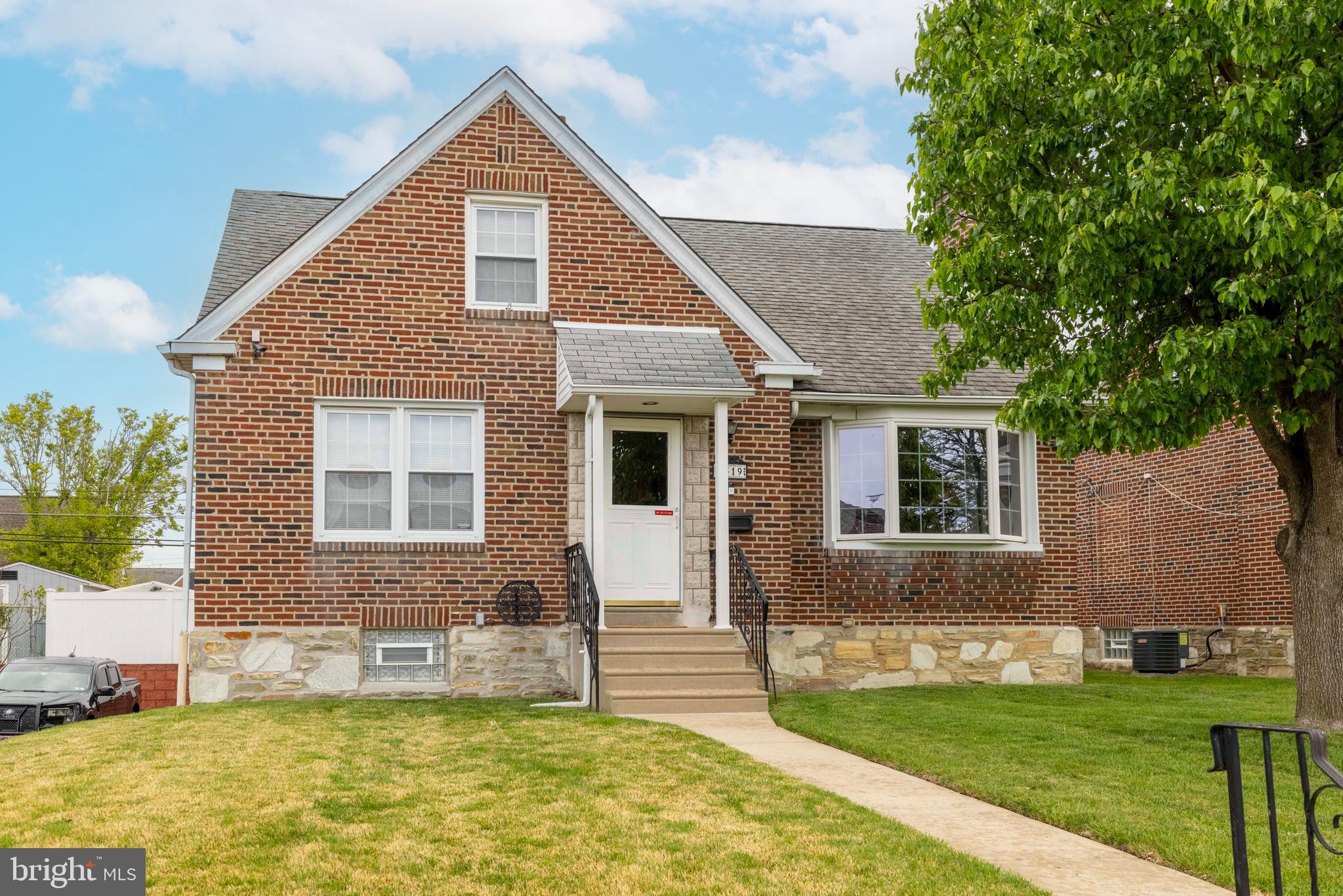 2319 Arthur Street Philadelphia, PA 19152 - Photo 2 of 29