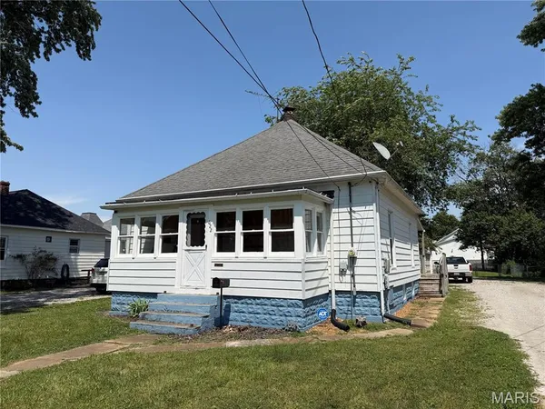 $80,000 | 622 South Wood Street, Staunton, IL 62088