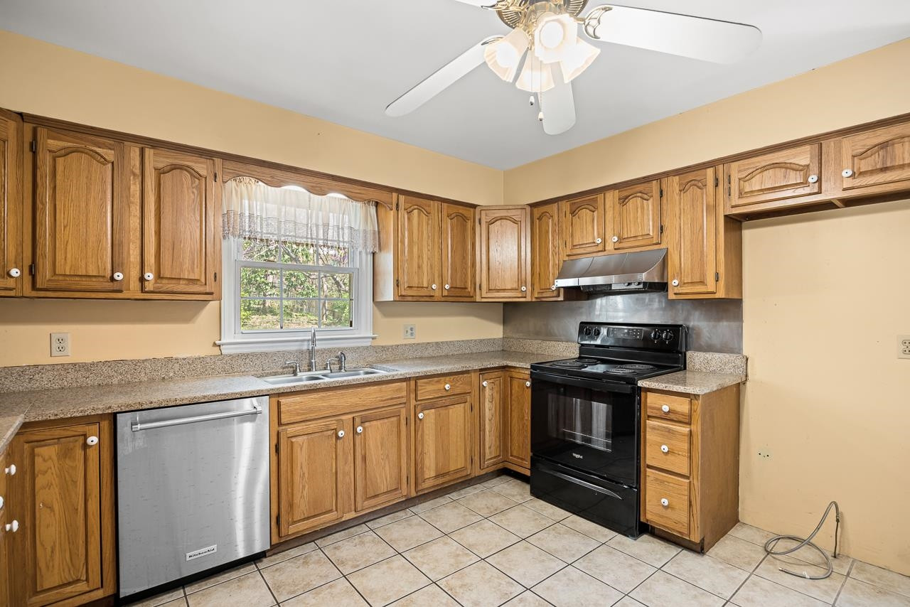 3215 Plantation Road Raleigh, NC 27609 - Photo 10 of 28 Photo 10