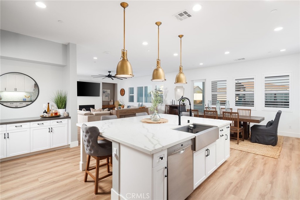 17042 Meteor Way Riverside, CA 92503 - Photo 14 of 75