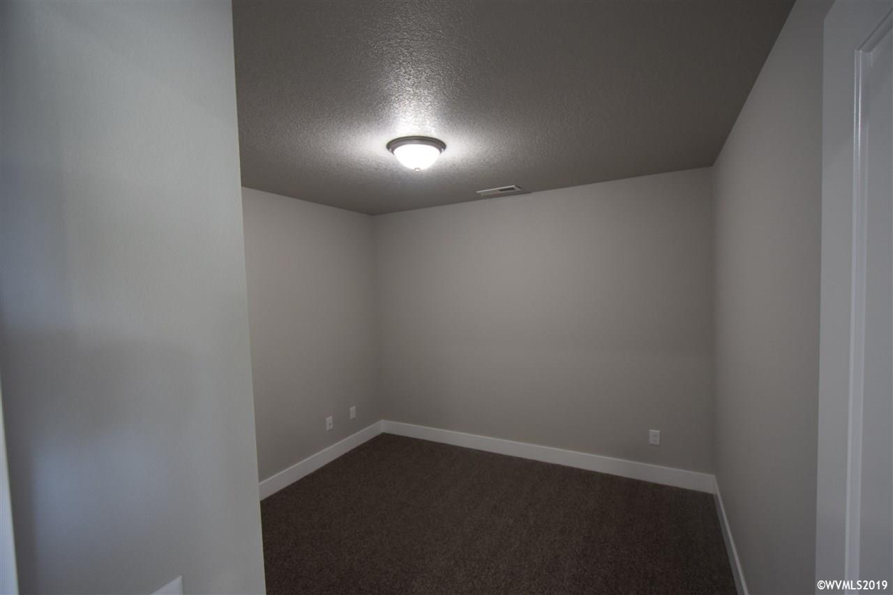 246 Southeast Dimick Street Dallas, OR 97338 - Photo 18 of 28