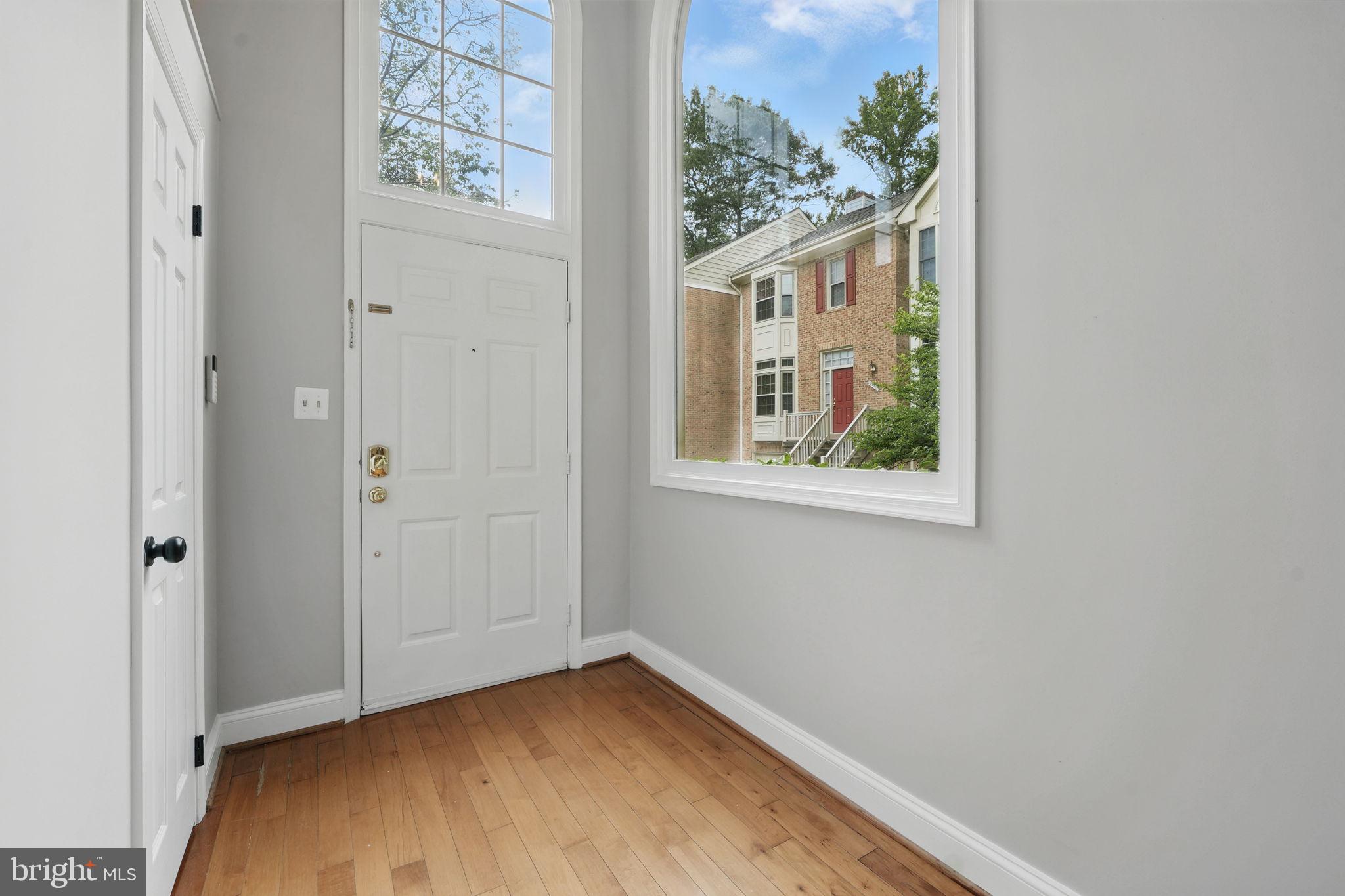 1393 Heritage Oak Way Reston, VA 20194 - Photo 3 of 80 Palldian window & 2 story foyer