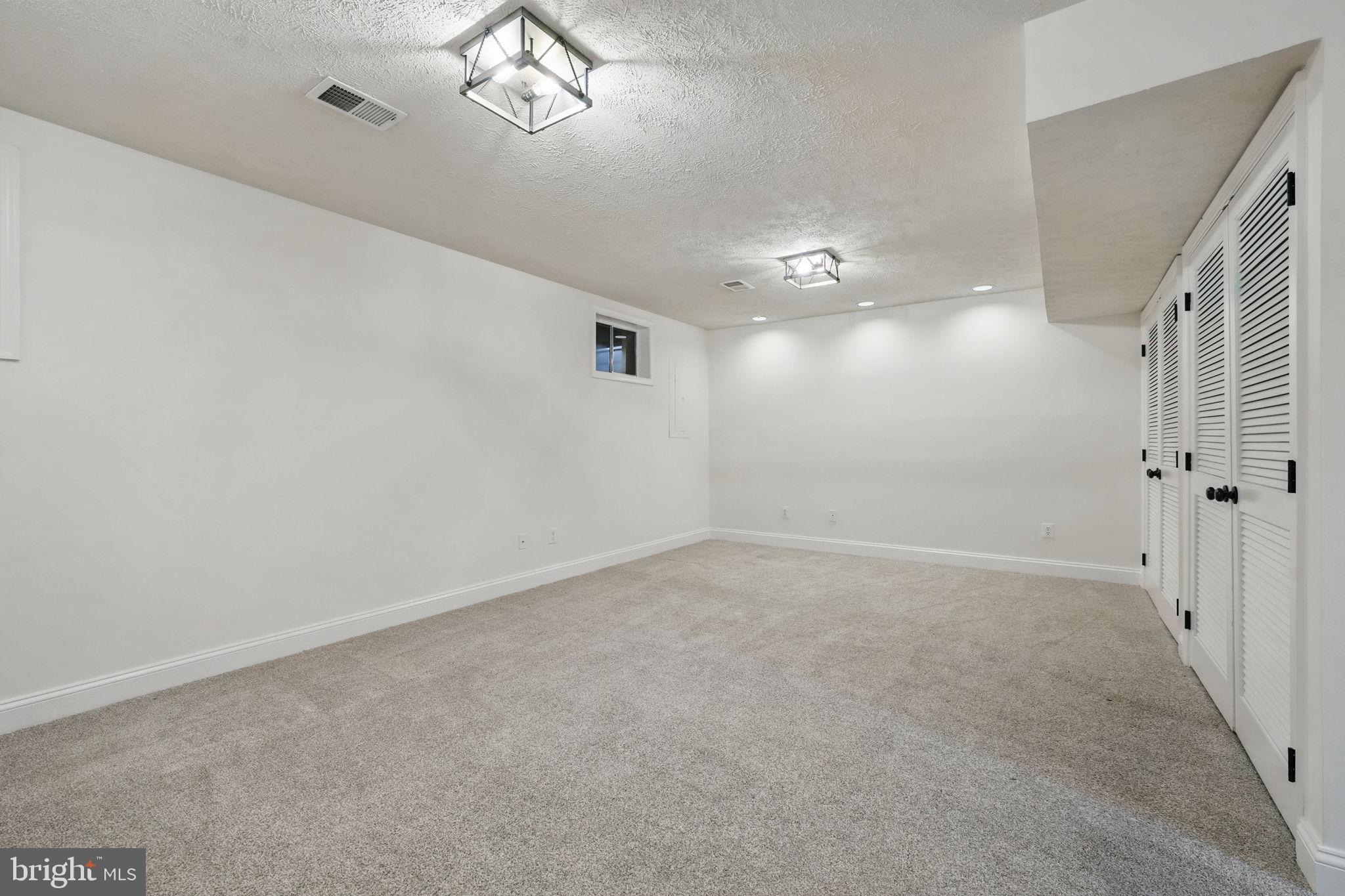 1393 Heritage Oak Way Reston, VA 20194 - Photo 40 of 80