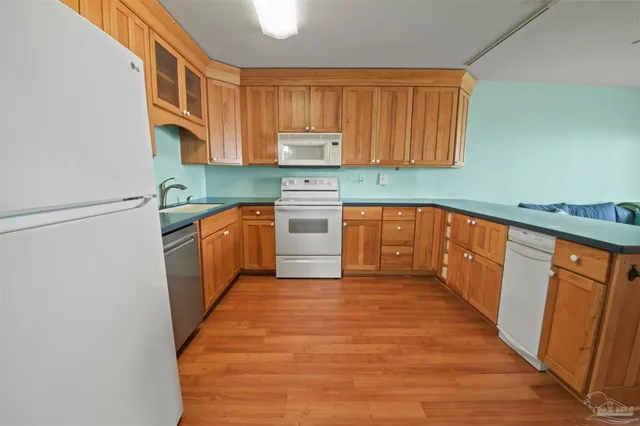 $275,000 | 5539 Soundside Drive, Unit N, Gulf Breeze, FL 32563