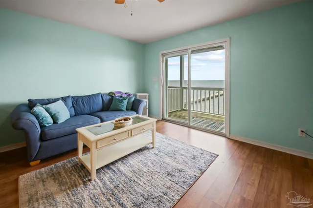 $275,000 | 5539 Soundside Drive, Unit N, Gulf Breeze, FL 32563