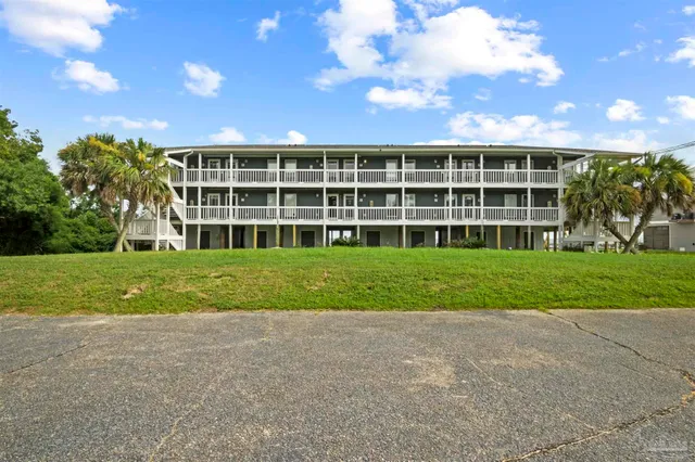$275,000 | 5539 Soundside Drive, Unit N, Gulf Breeze, FL 32563