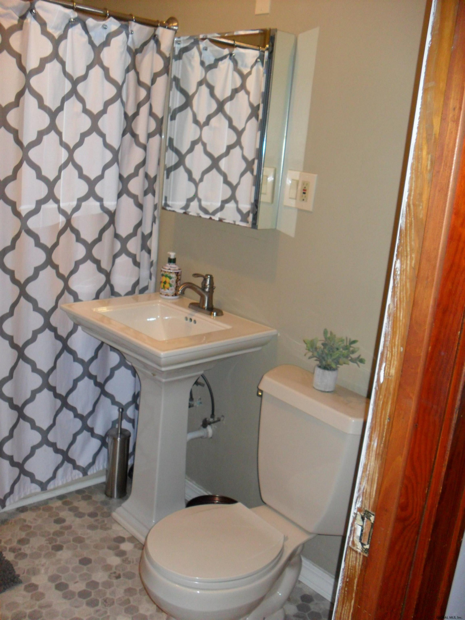 800 Chestnut Street Albany, NY 12203 - Photo 17 of 19 Photo 17