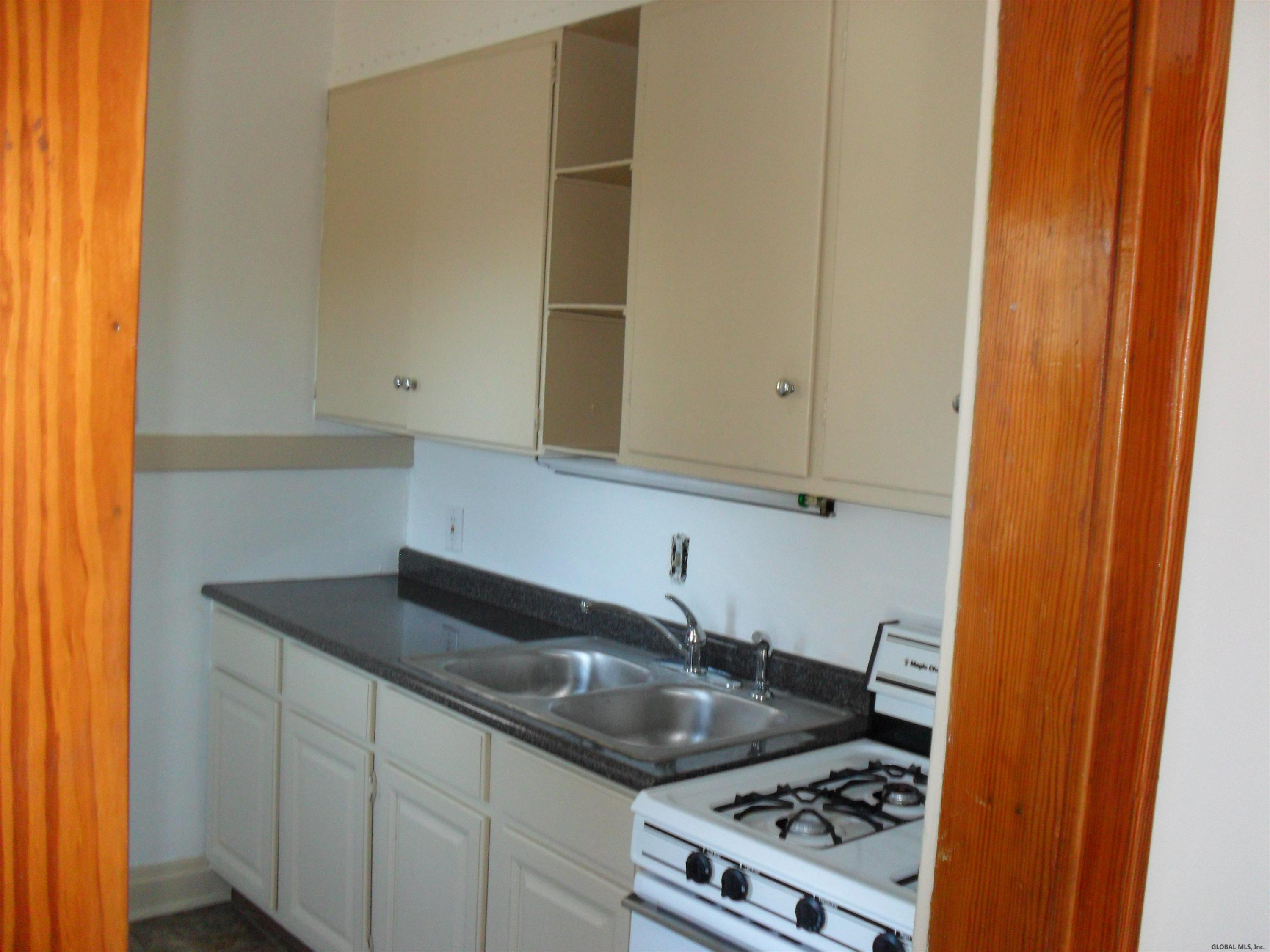 800 Chestnut Street Albany, NY 12203 - Photo 4 of 19 Photo 4