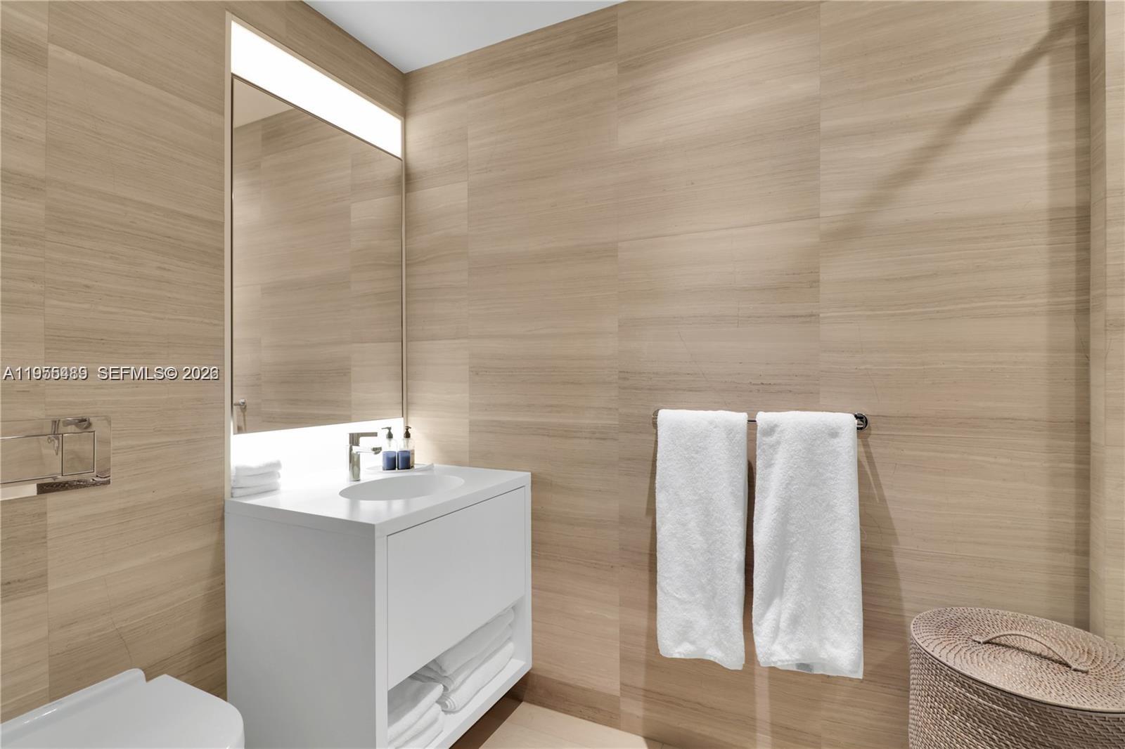 300 Collins Avenue, Unit 2D Miami Beach, FL 33139 - Photo 10 of 24 Guest Bath