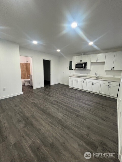 7662 South 134th Street Seattle, WA 98178 - Photo 5 of 8