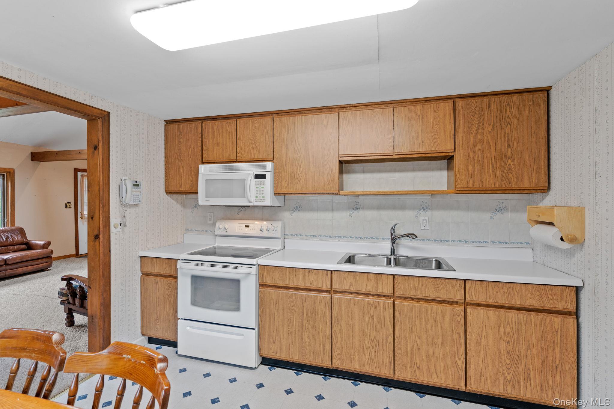 122 Golf Course Road Shandaken, NY 12480 - Photo 12 of 31